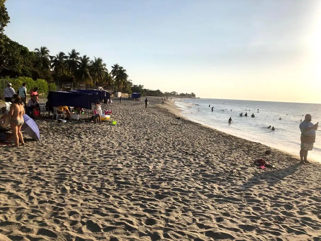 Hostal Isabella Santa Marta  Guest house